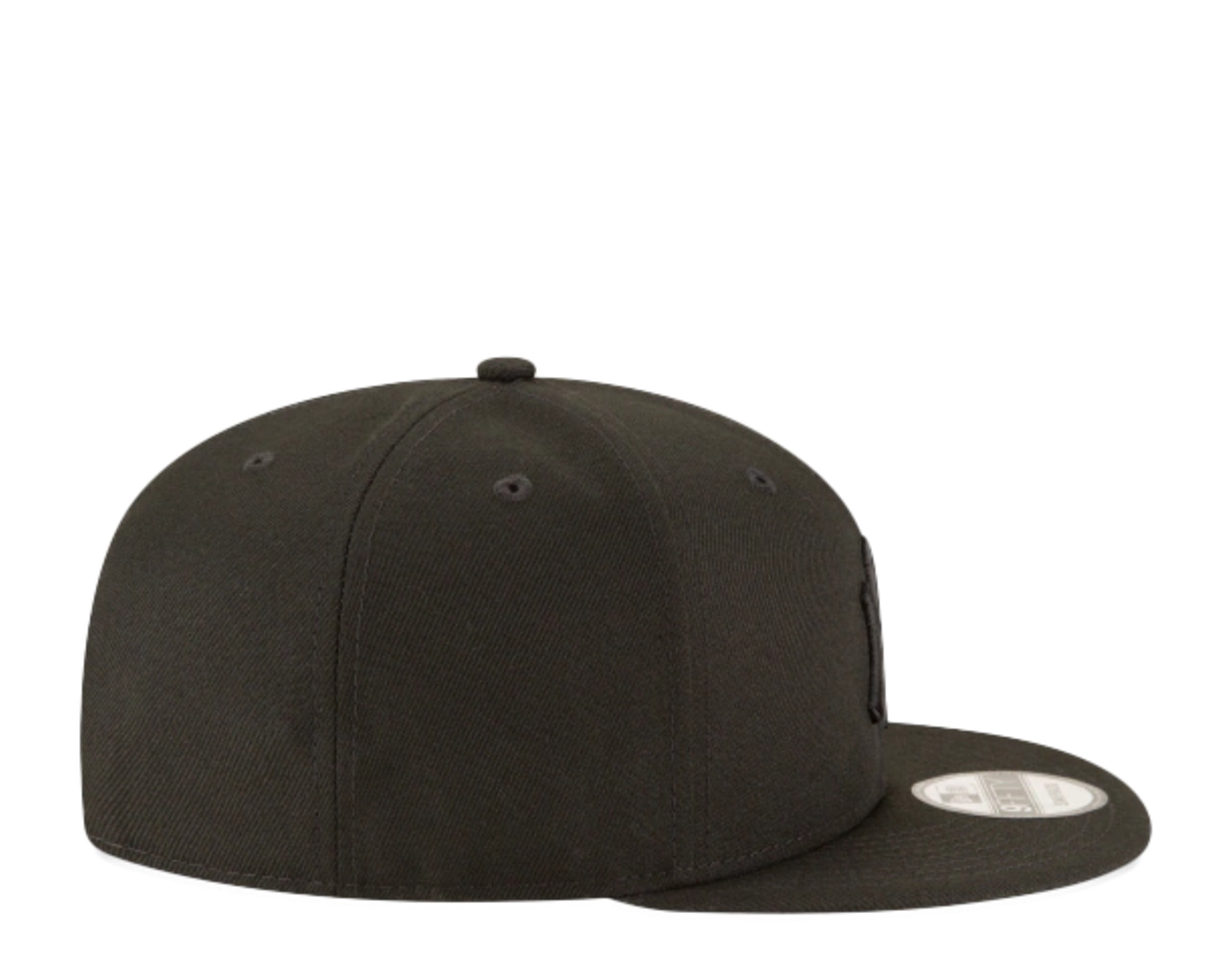 New Era 9Fifty MLB New York Yankees Blackout Basic Snapback Hat