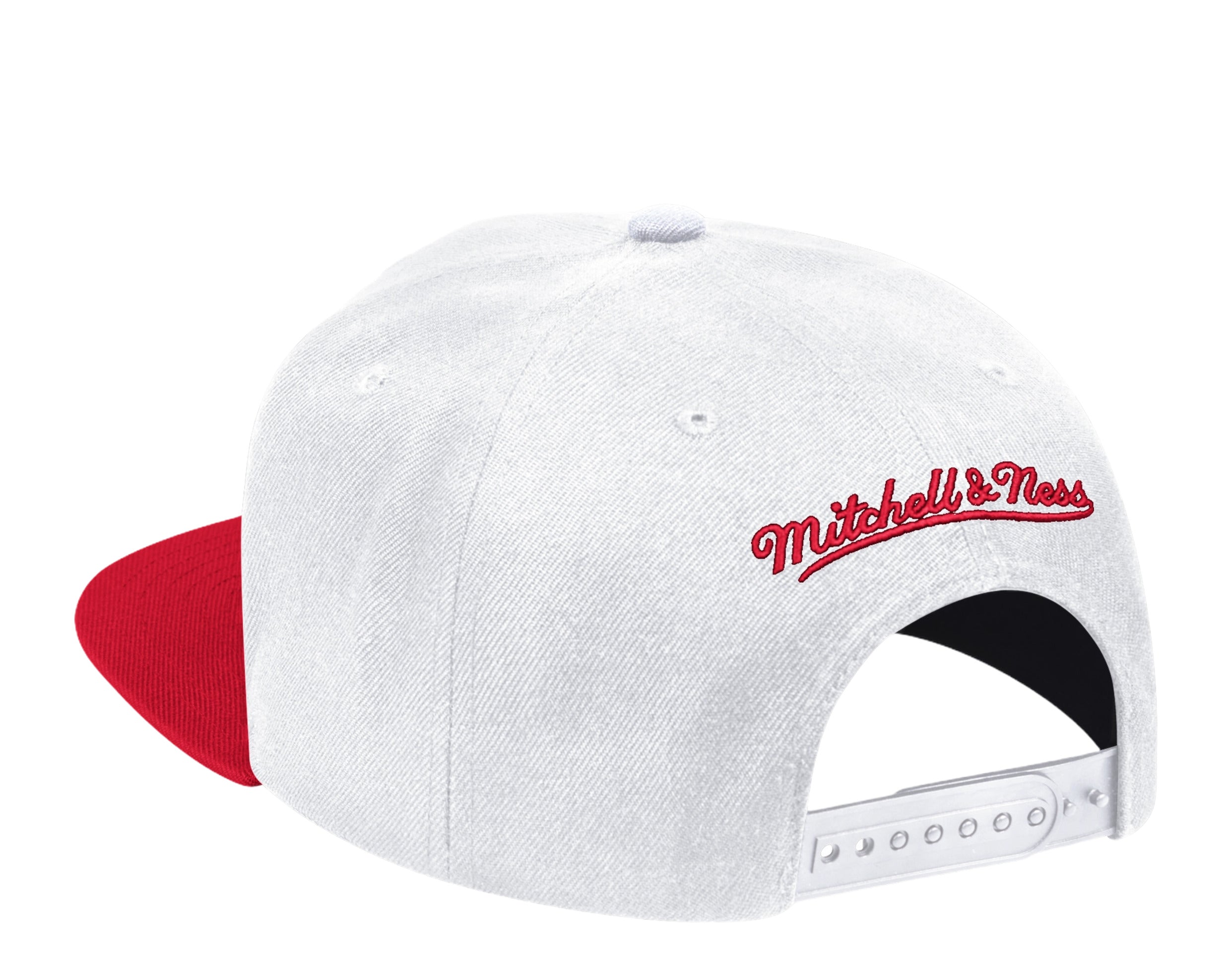 Mitchell & Ness Pop UV Chicago Bulls Snapback Hat - White – Hat Club