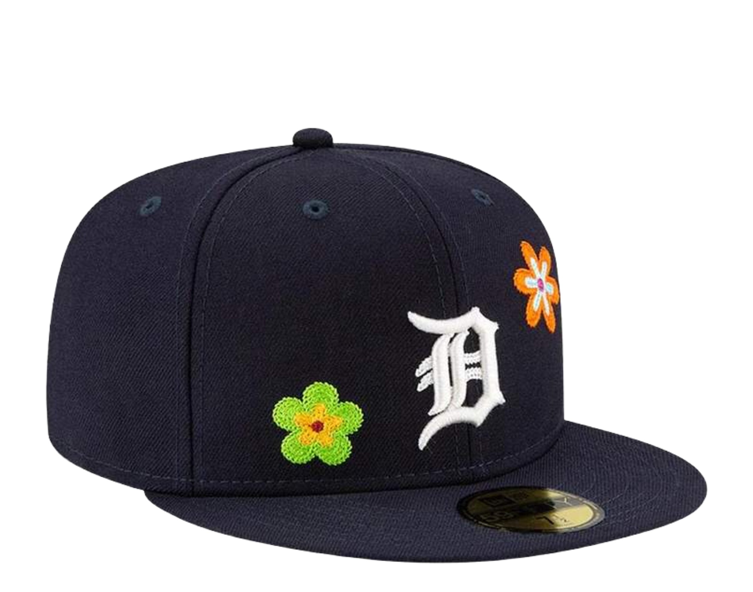 New Era 59FIFTY MLB Detroit Tigers Chain Stitch Floral Fitted Hat w/ Pink Undervisor 7 5/8