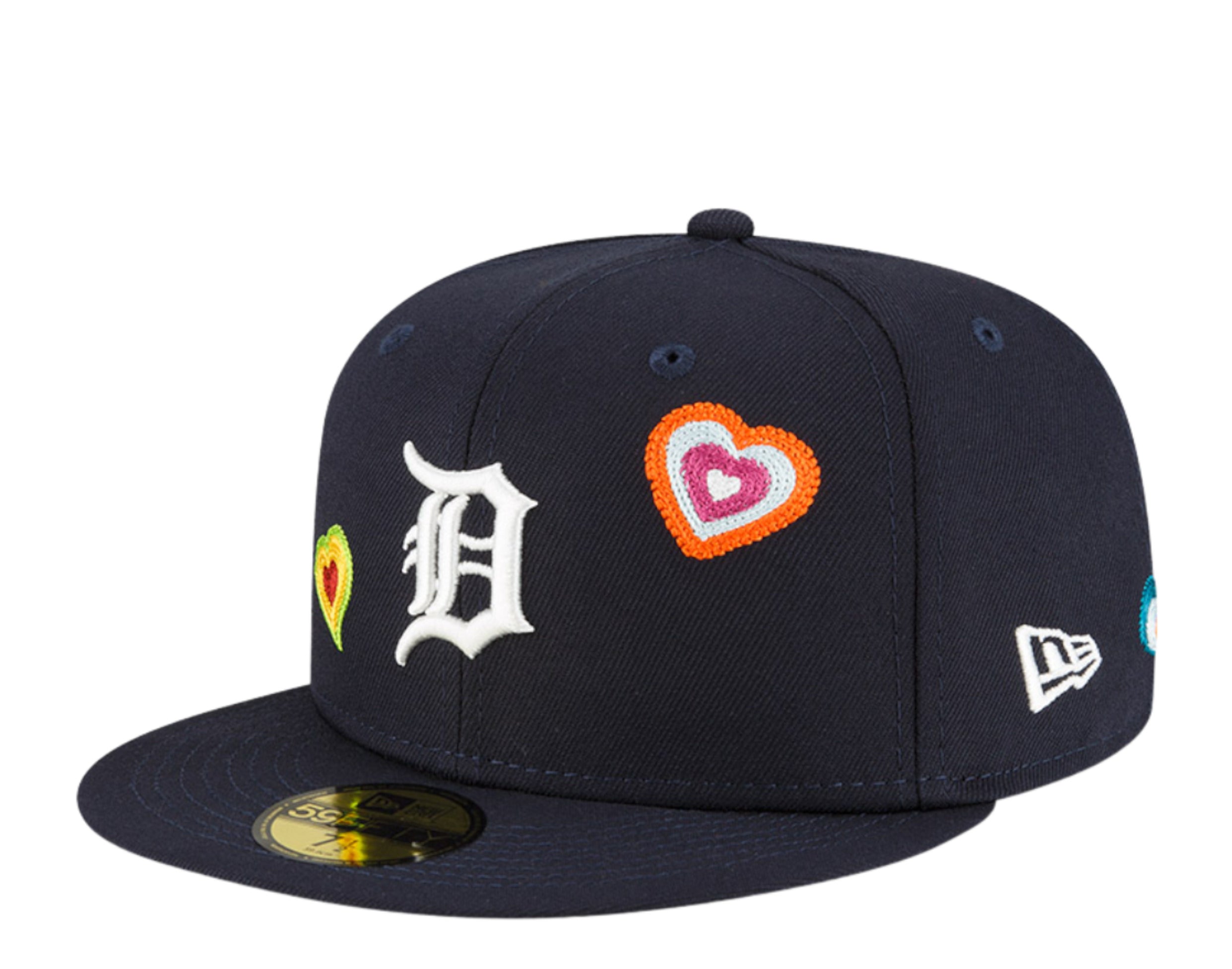 New Era 59Fifty MLB Detroit Tigers Chain Stitch Heart Fitted Hat W/ Pink Undervisor