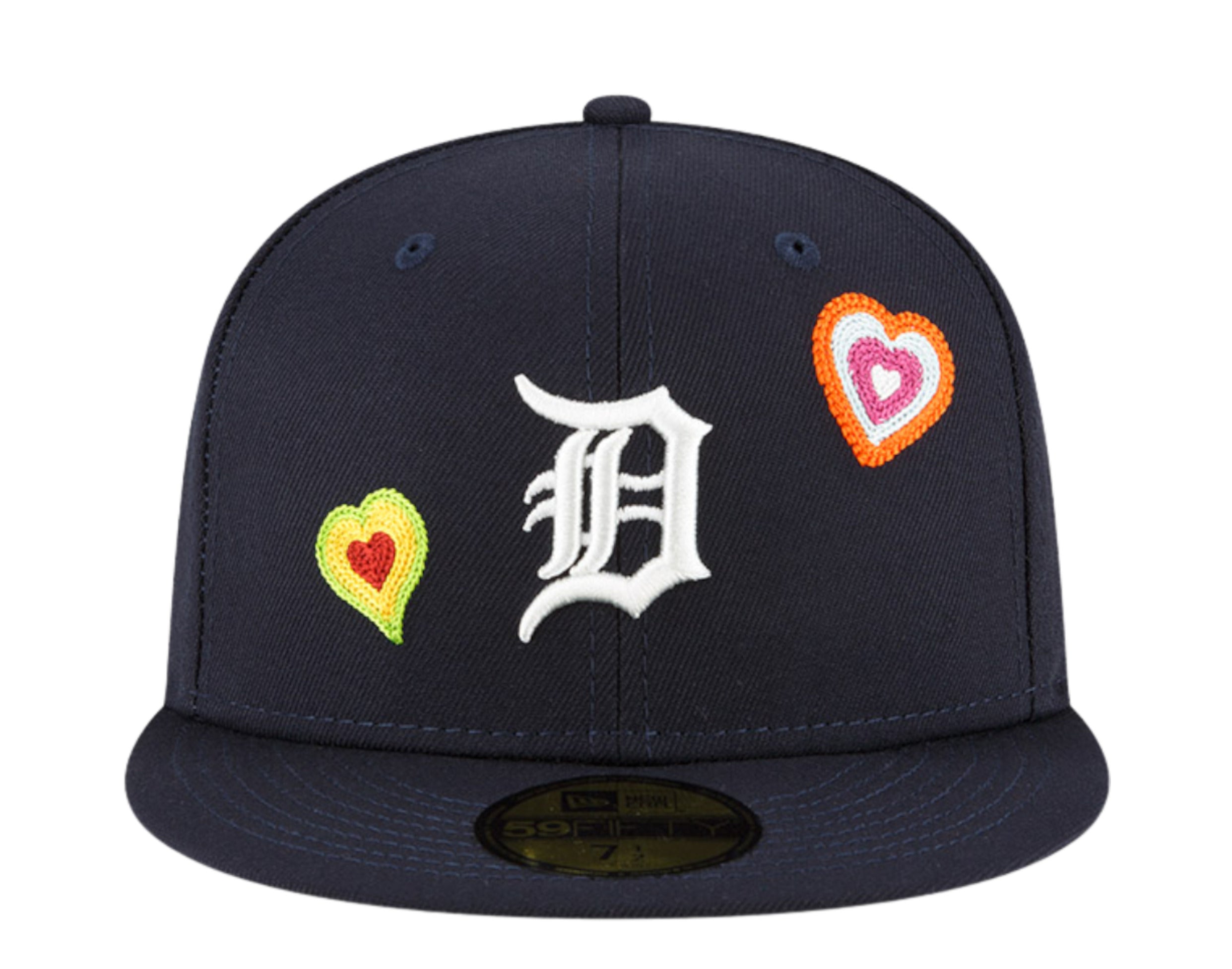 New Era 59Fifty MLB Detroit Tigers Chain Stitch Heart Fitted Hat W/ Pink Undervisor