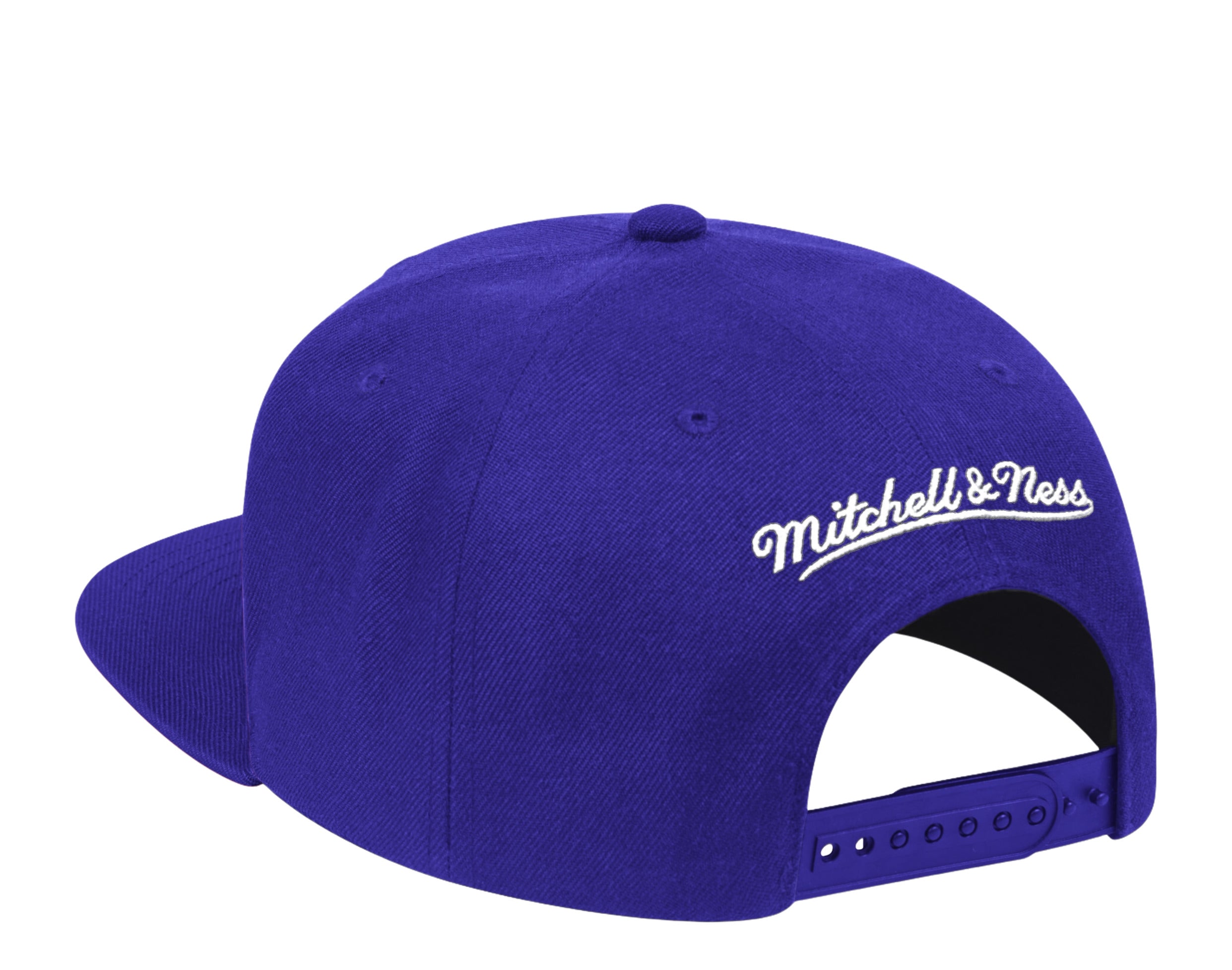 Mitchell & Ness NBA Toronto Raptors HWC Team Ground Snapback Hat