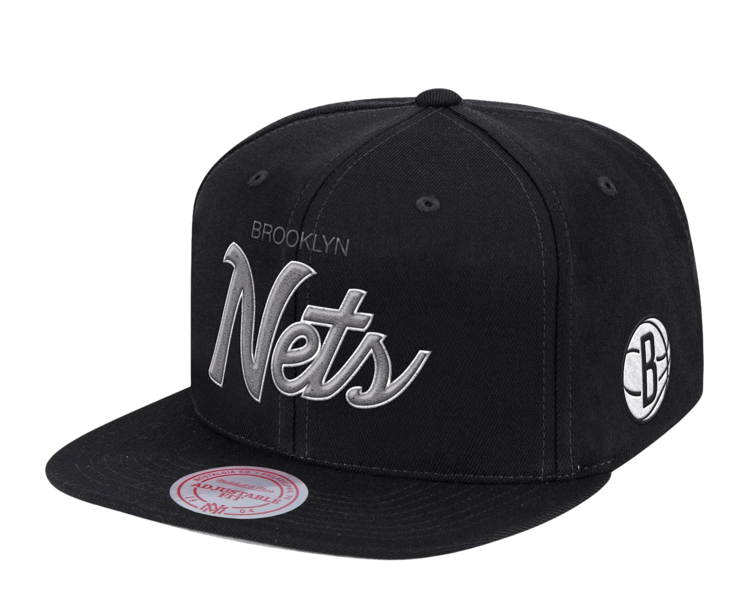 Mitchell & Ness NBA Brooklyn Nets Foundation Script Snapback Hat