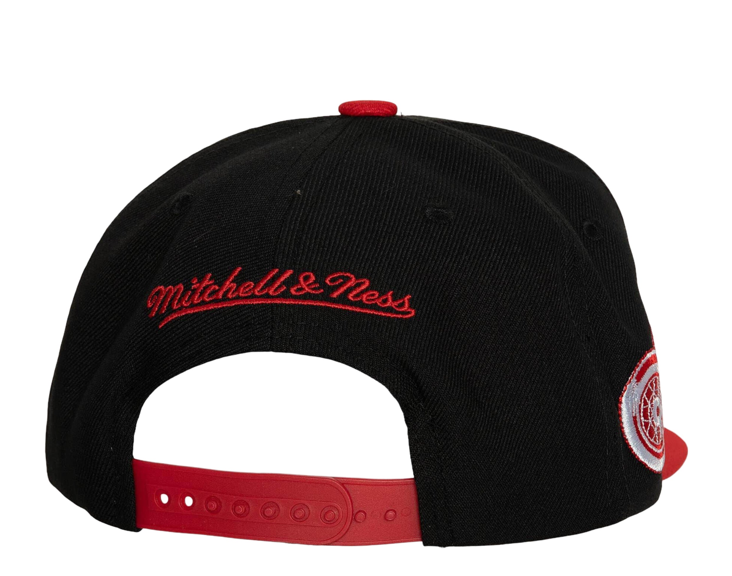 Detroit Red Wings Vintage Script Black/Red Snapback - Mitchell