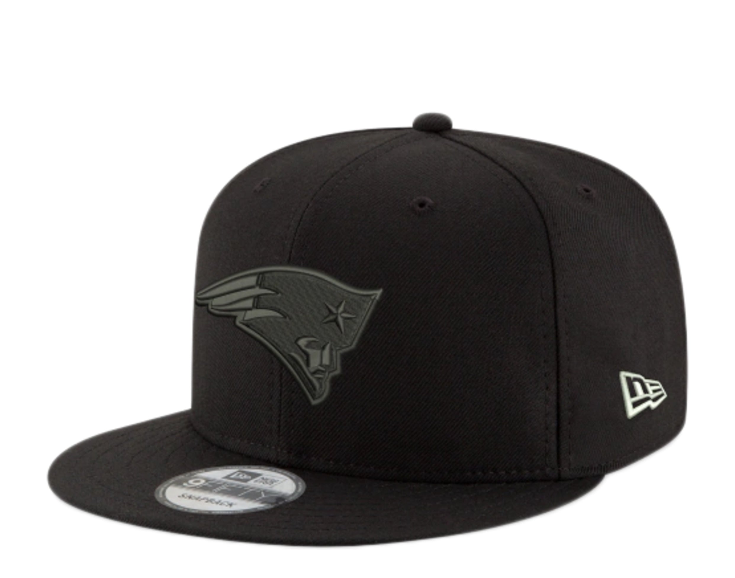 New Era 9Fifty NFL New England Patriots Black on Black Snapback Hat