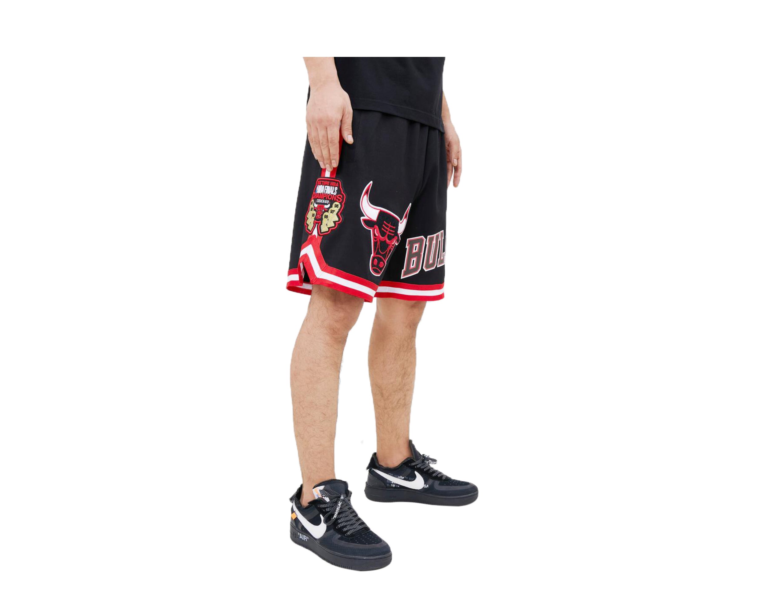 Pro Standard NBA Chicago Bulls Pro Team Mens Black T-Shirt, Size X-Large