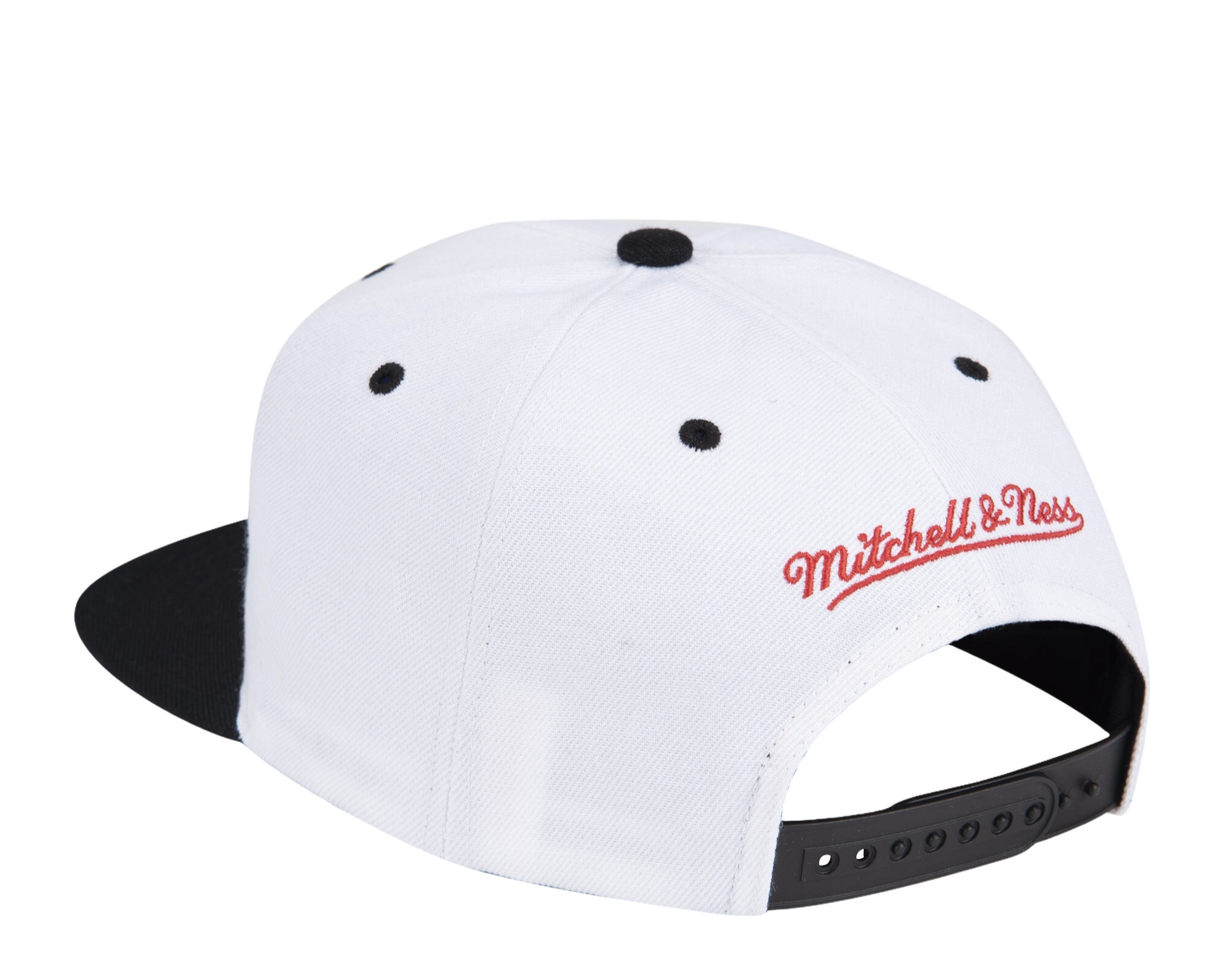 Chicago Bulls Mitchell & Ness On The Block Snapback Hat - White