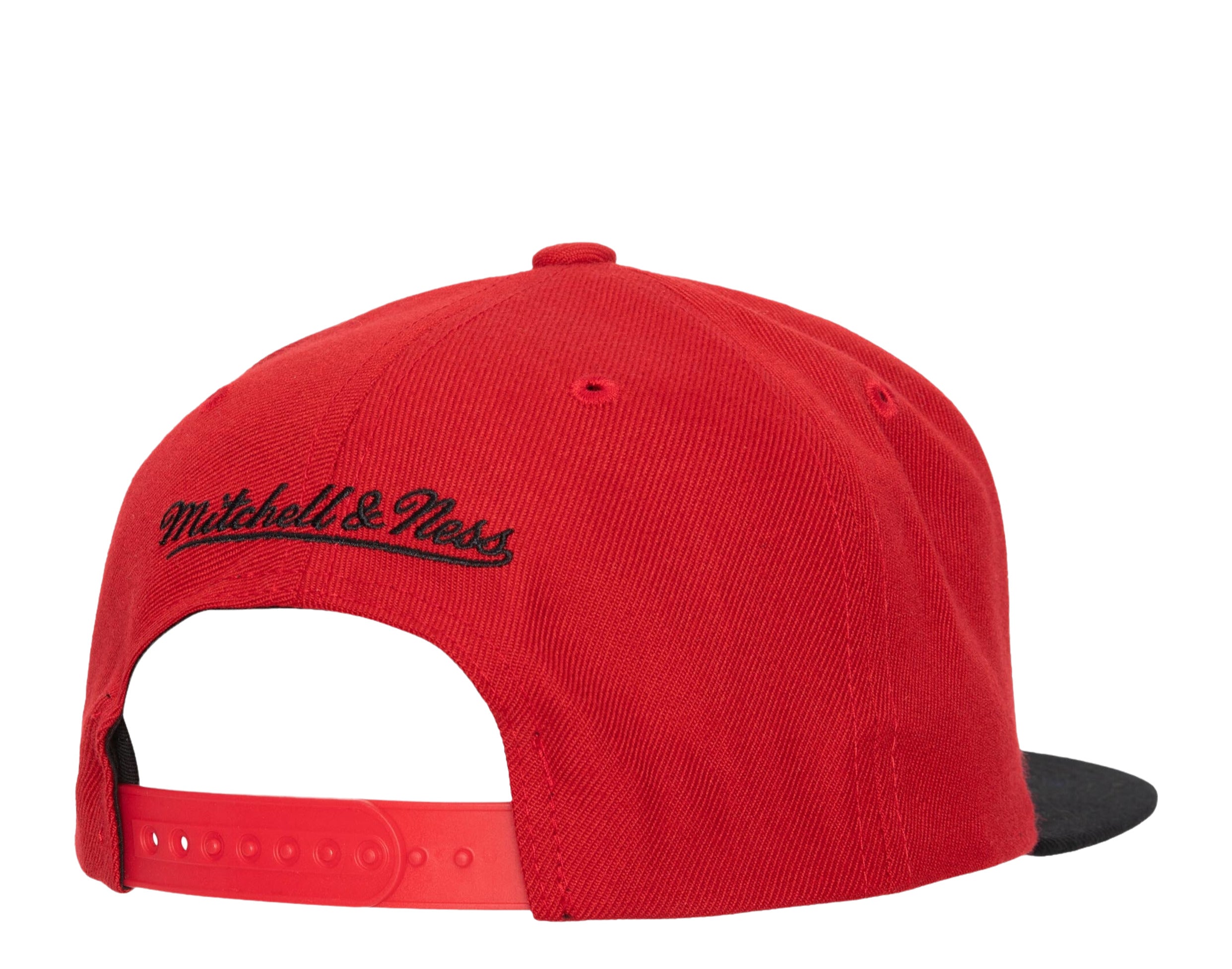 Mitchell & Ness Chicago Bulls XL Logo 2 Tone Snapback Hat Adjustable Cap -  White/Red