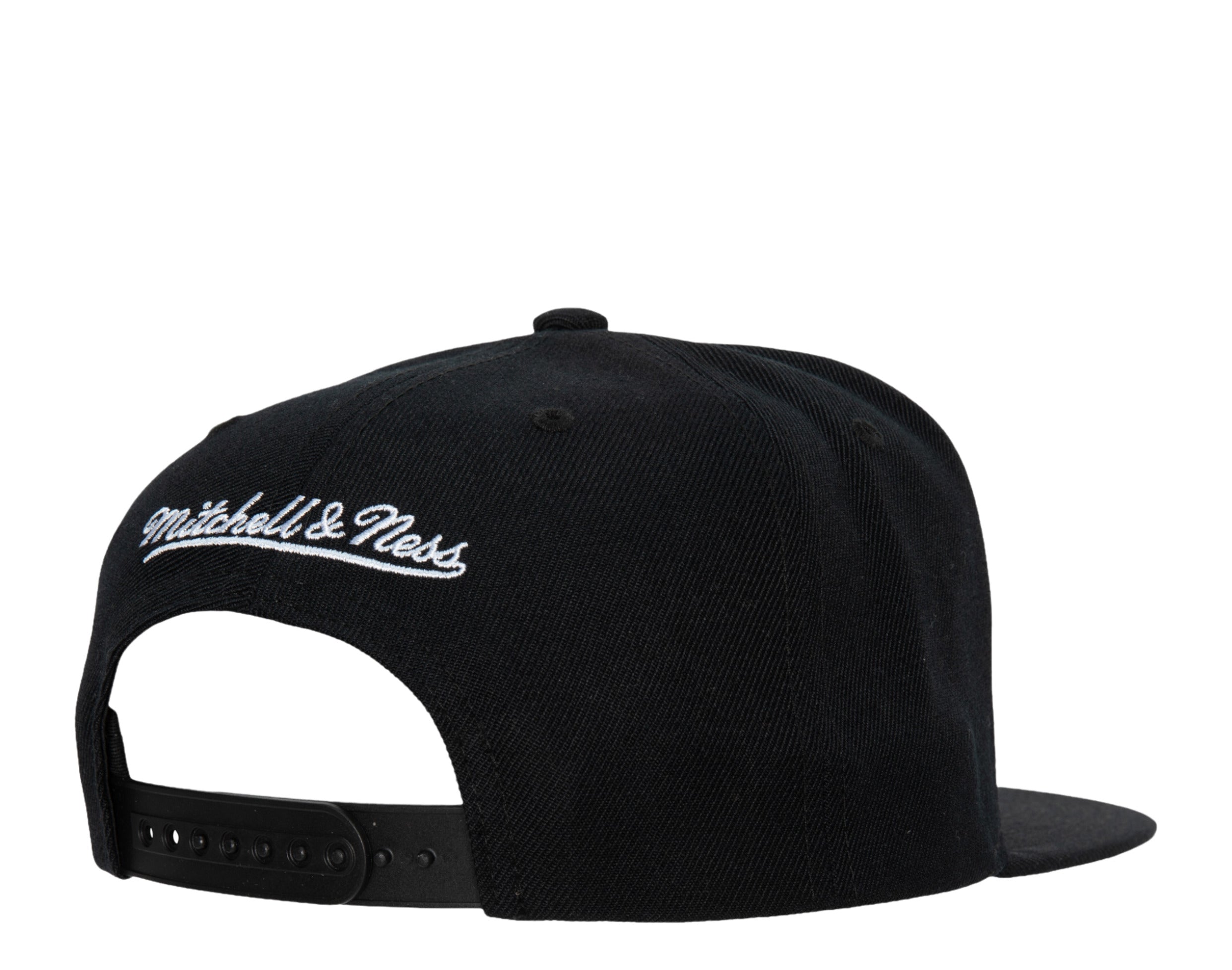 Mitchell & Ness NBA Brooklyn Nets Team Script 2.0 Snapback Hat