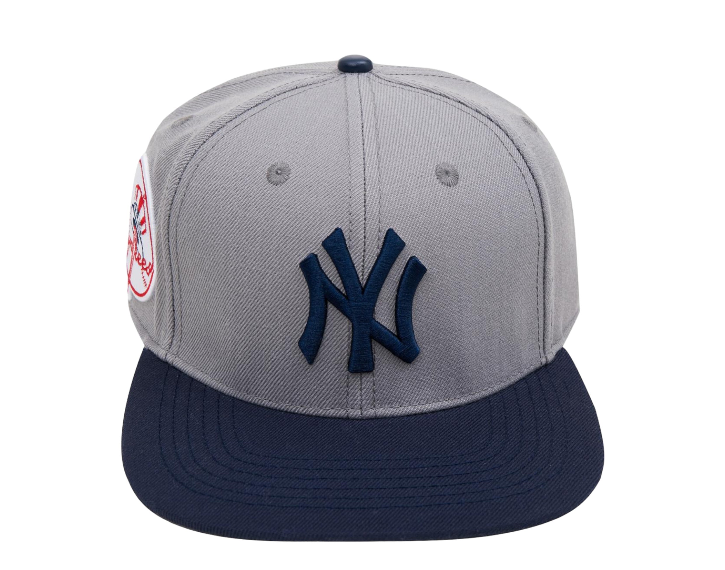 Pro Standard MLB New York Yankees Logo Snapback Hat