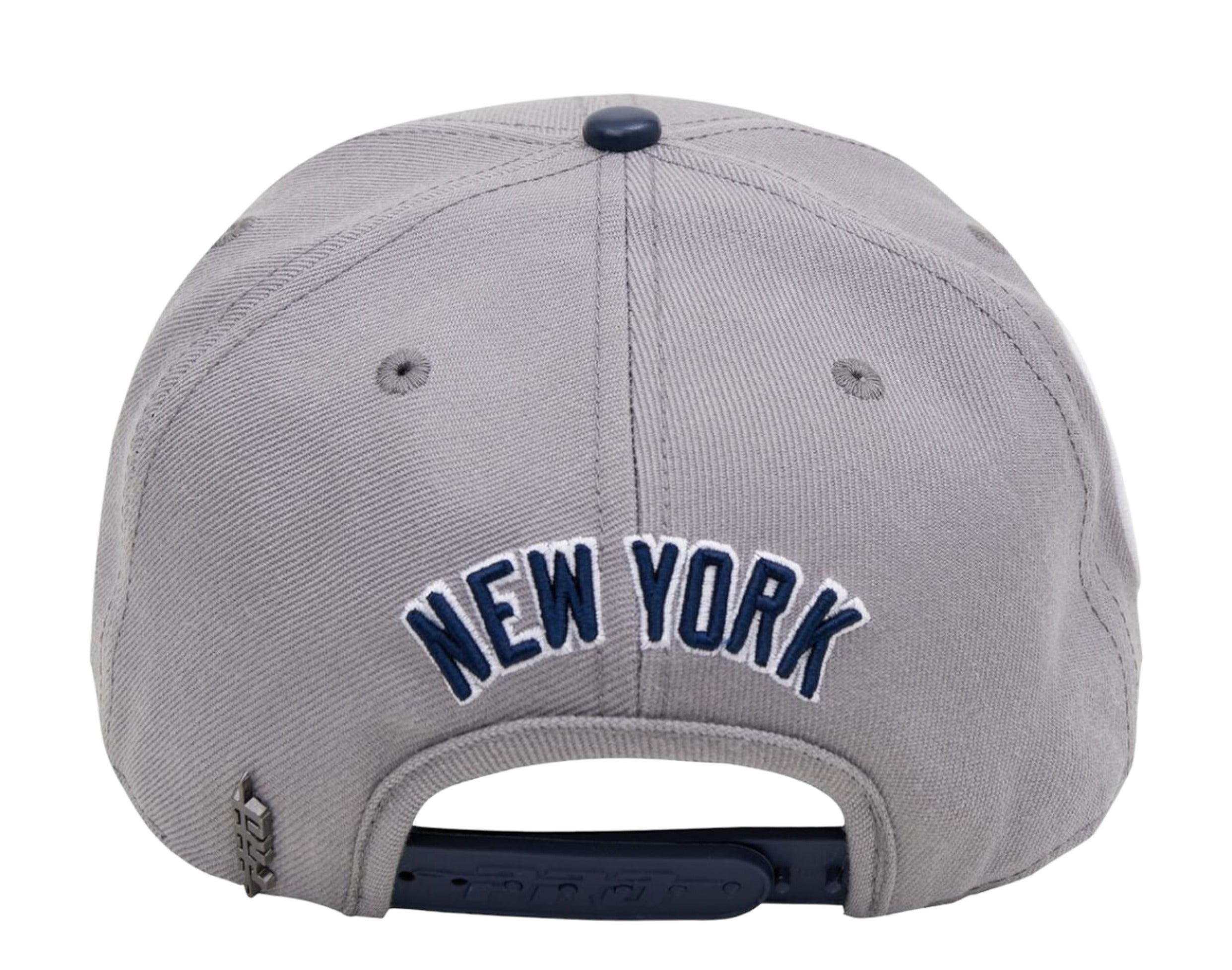 Pro Standard MLB New York Yankees Logo Snapback Hat