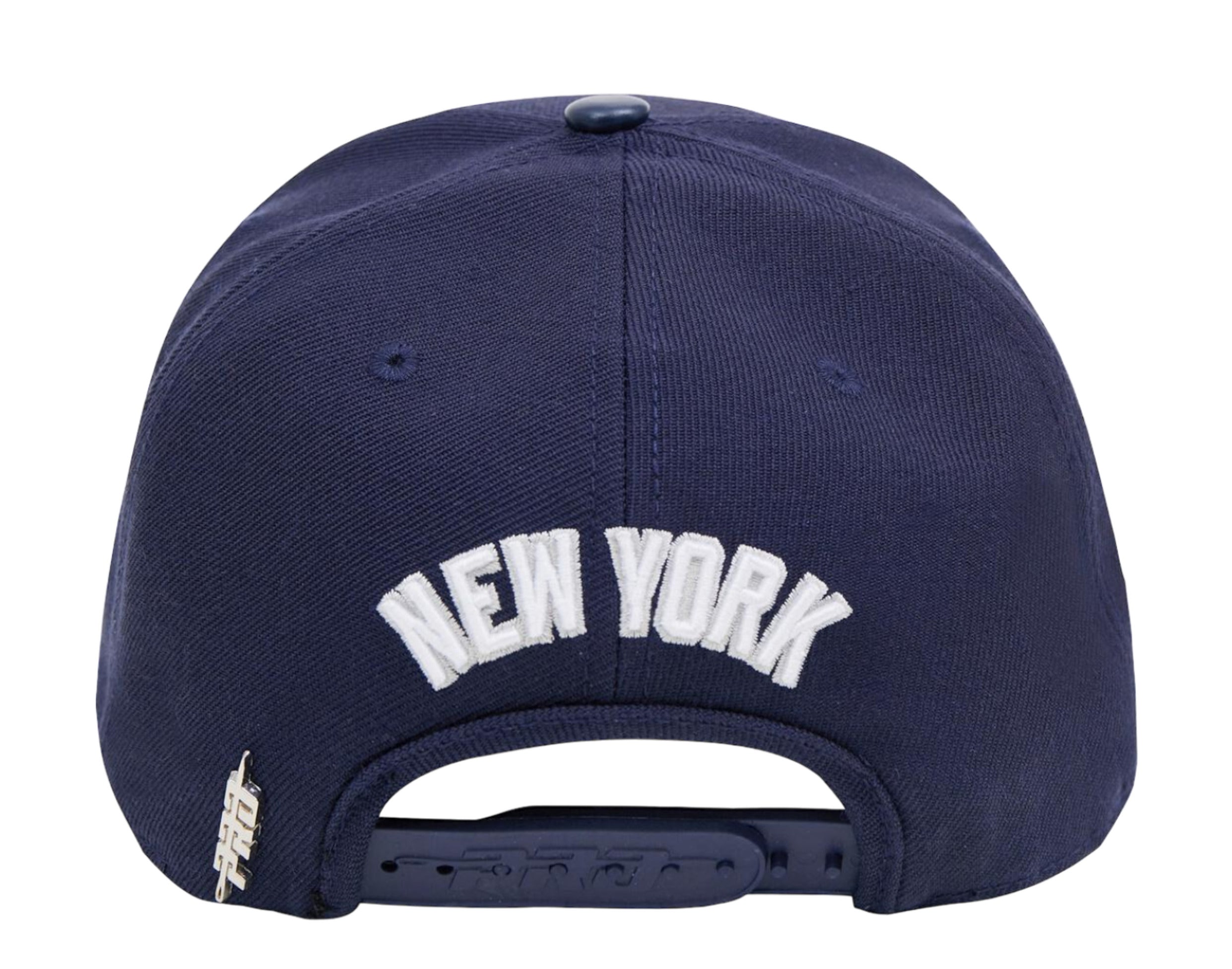 Pro Standard MLB New York Yankees Logo Snapback Hat