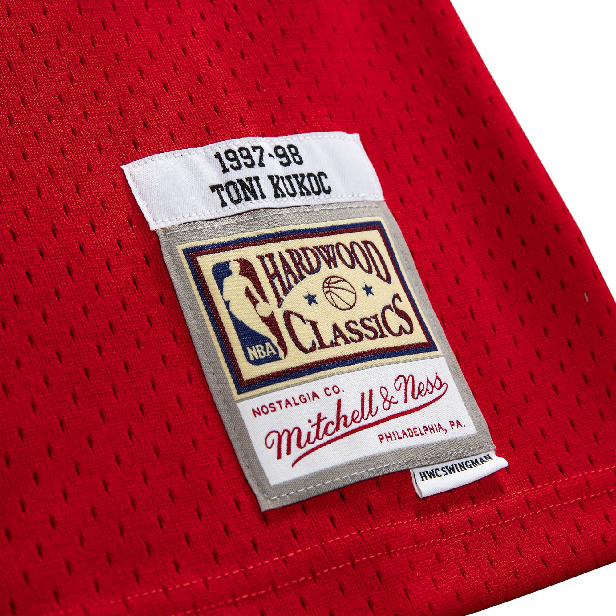 Men's Mitchell & Ness Toni Kukoc Red Chicago Bulls 1997-98 Hardwood  Classics Swingman Jersey